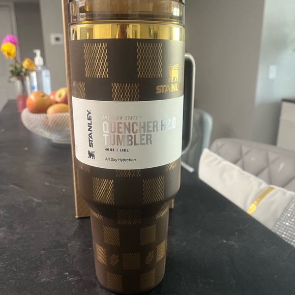 Stanley Brown Checkered Designer Patterned 40 OZ Tumbler - Picture 3 of 5